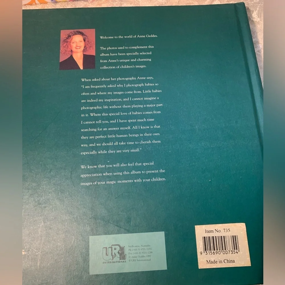 Vintage Anne Geddes photo album from 1997 EUC